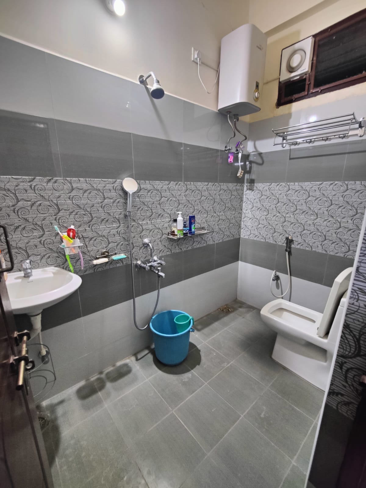 Additional Listing Image